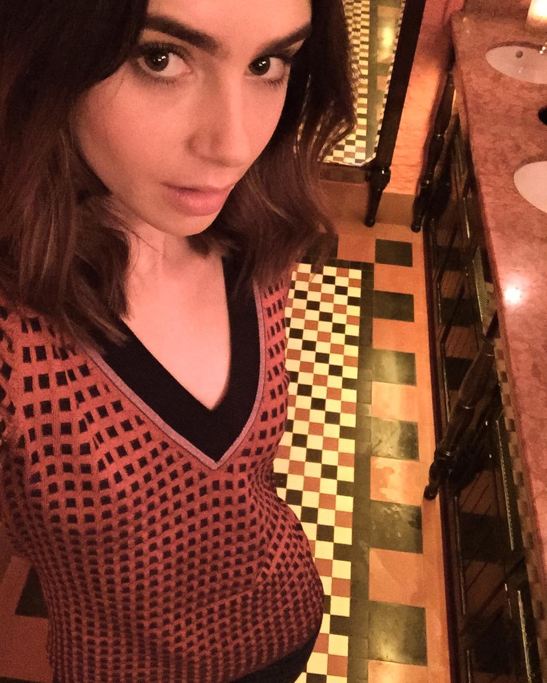 01081.jpg 01081.jpg